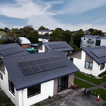 Ali solarni kolektorji ustvarjajo dodatno toploto, ko delujejo? Ali ustvarjajo sevanje?